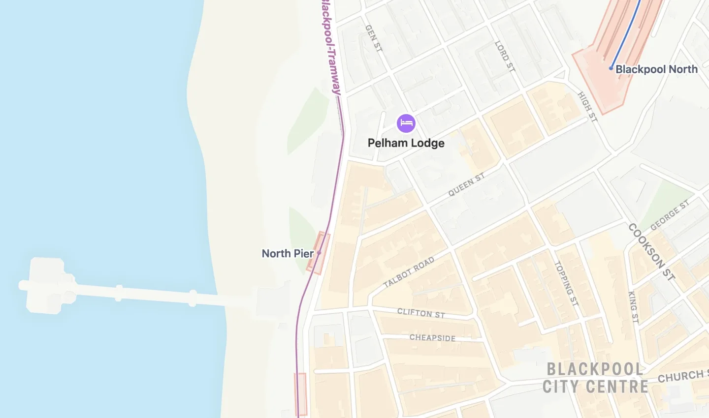布莱克浦市中心地图，紫色符号标示Pelham Lodge所在位置。